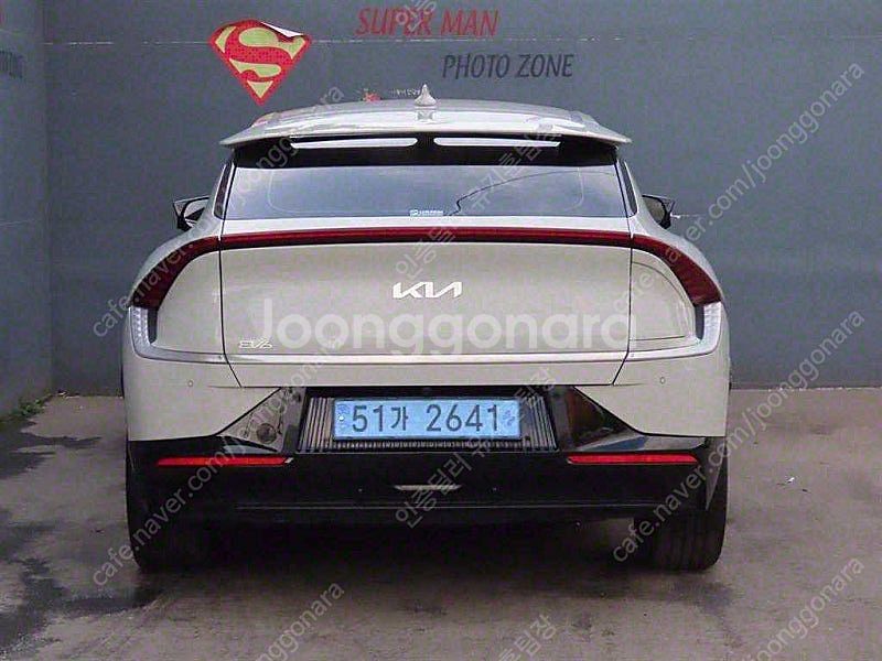 EV6 중고 EV6 중고차 회색 2022년식 71,149km 롱레인지 AWD 어스 중고자동차--3